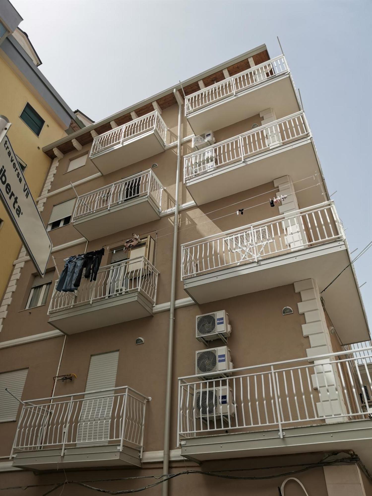 קרוטונה Palazzo Buscema - Appartamenti & Residence מראה חיצוני תמונה