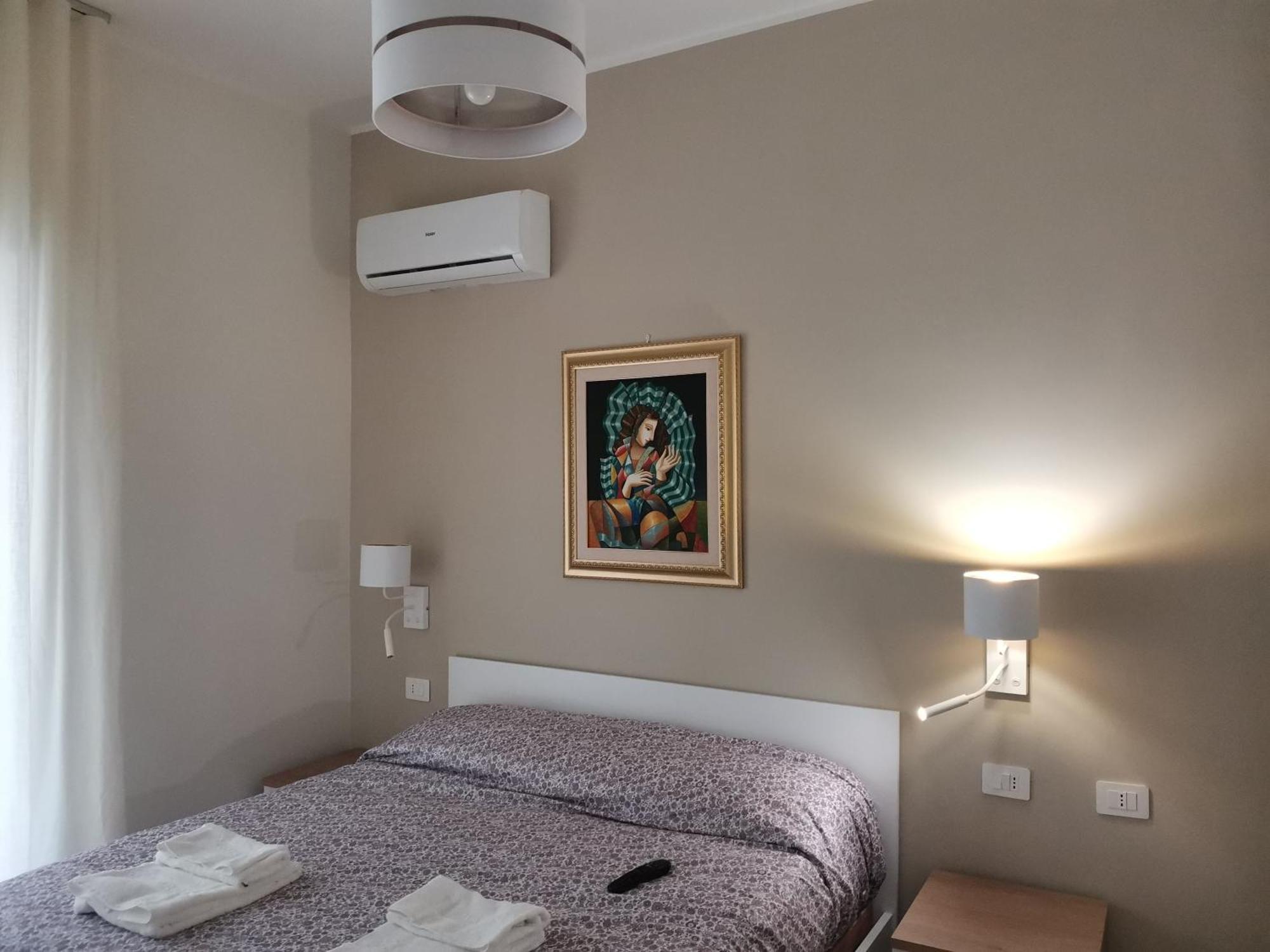 קרוטונה Palazzo Buscema - Appartamenti & Residence מראה חיצוני תמונה