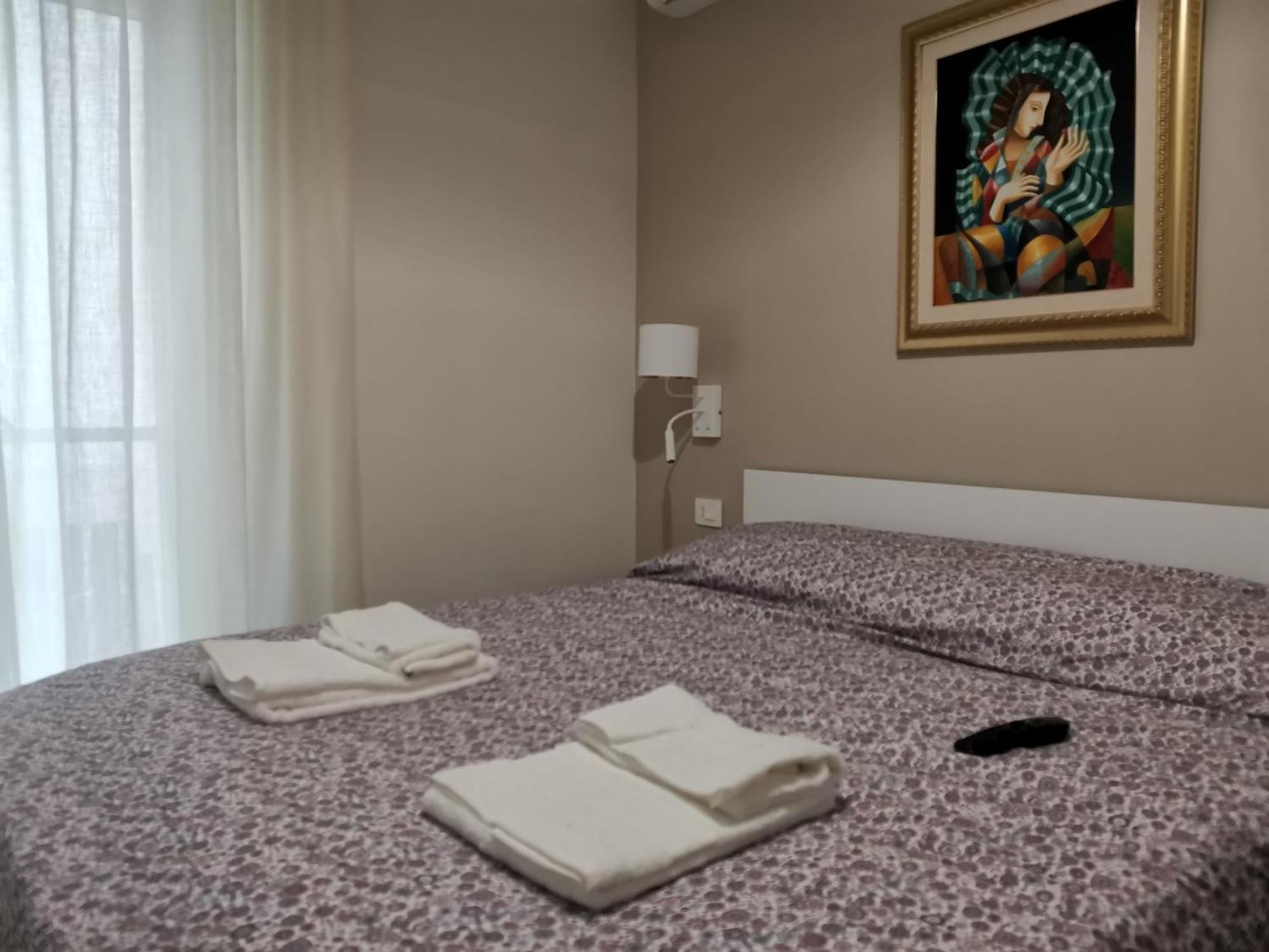 קרוטונה Palazzo Buscema - Appartamenti & Residence מראה חיצוני תמונה