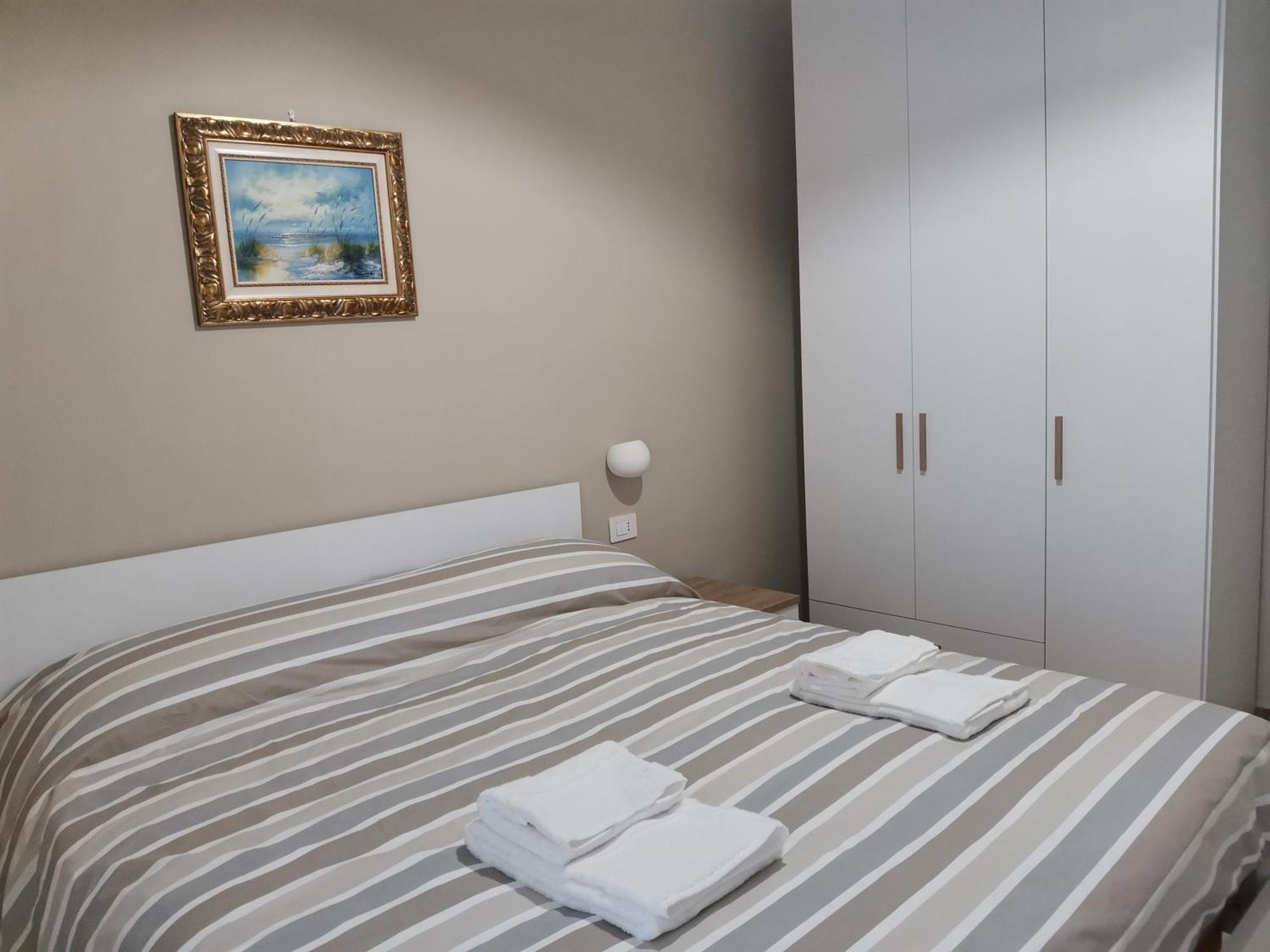 קרוטונה Palazzo Buscema - Appartamenti & Residence מראה חיצוני תמונה